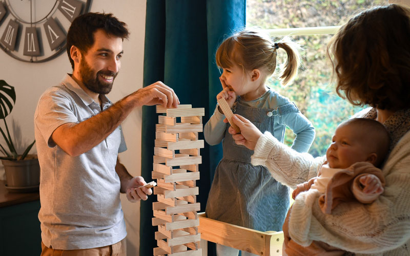 Reportage photo de famille à Nantes, chez Laura et Anthony