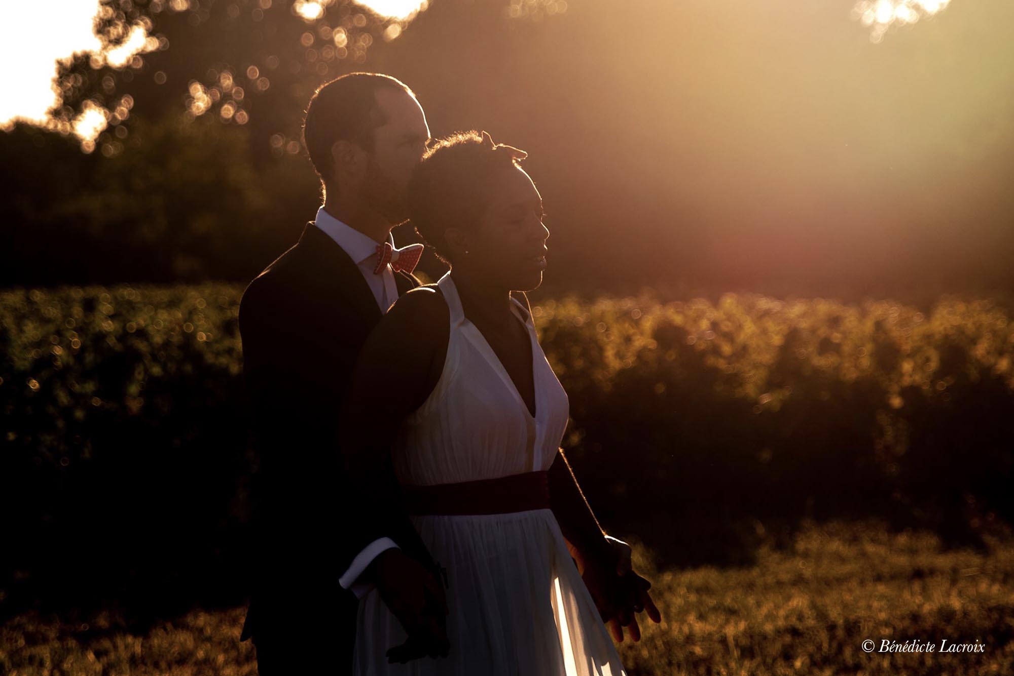 couple maries coucher soleil