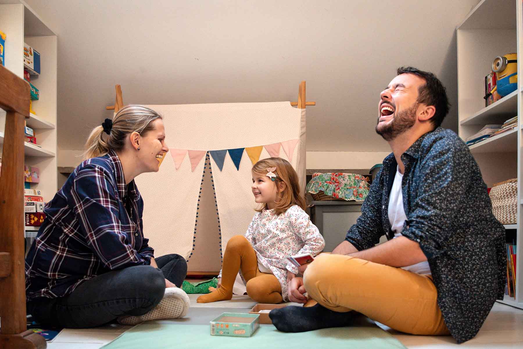 Photo famille maman enfants domicile maison